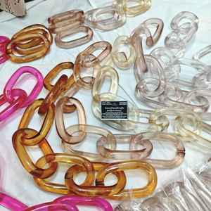 Chaînes murales en résine personnalisables, grandes tailles et couleurs claires, grandes maillons en résine multicolores disponibles, toutes les couleurs disponibles. - Product Image 1