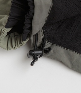 Veste coupe-vent légère et respirante en polyester de haute qualité pour homme, collection automne 2026, personnalisable avec logo, vente en gros - Product Image 6
