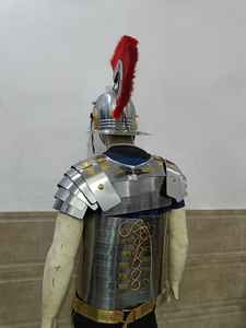 Auténtica Lorica Segmentata Medieval con Casco Romano, Acero Antiguo con Detalles en Latón, Armadura de Caballero para Halloween y Cosplay - Product Image 4