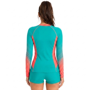 Rashguard de compression extensible de haute qualité pour femmes MMA, sur mesure, manches longues, écologique et respirant - Product Image 2