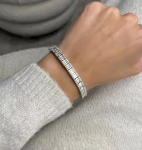 New Customized Round Shape Moissanite Diamond Bracelet Bezel Setting 18K White Gold Diamond Bracelet for Both Women - Product Image 1