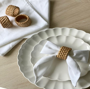 Porte-serviettes cylindrique classique en rotin naturel tressé avec un cadre métallique, disponible à prix de gros. - Product Image 1