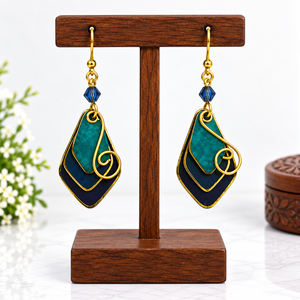 Boucles d'oreilles créoles vintage en laiton massif avec fil enroulé, cristal bleu sarcelle, bijoux tendance pour mariage - Product Image 1