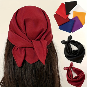 Pañuelo Personalizado de Moda para la Cabeza con Estampado Digital y Bloques de Color, Tipo Bandana Pequeña Cuadrada, para Uso en las Cuatro Estaciones - Product Image 5