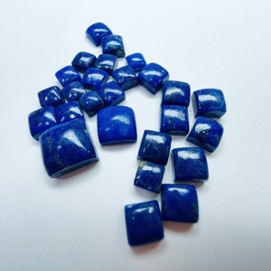 Lot en gros de cabochons carrés en lapis-lazuli naturel 6x6 mm, dos plat, calibrés, pierres précieuses en vrac pour la fabrication de bijoux - Product Image 1