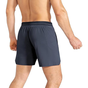 Shorts de sport en tissu doux et respirant, coupe ample, panneaux latéraux ventilés, entrejambe à soufflets pour une liberté de mouvement. - Product Image 2