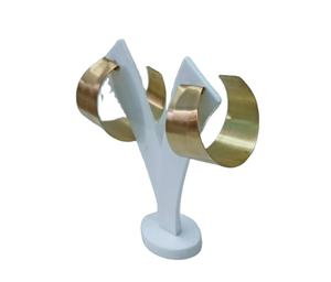 Boucles d'oreilles en métal laiton doré, finition mate, design surdimensionné en forme de cercle, bracelets de fête à la mode, bracelets inclus - Product Image 2