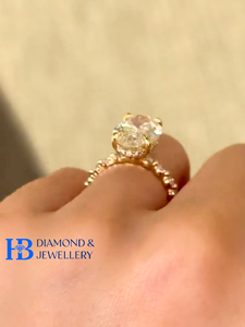 Anillo de Compromiso con Diamante Cultivado en Laboratorio de Corte Ovalado de 3 Quilates, Oro Sólido de 14K, Certificado IGI, Solitario con Halo Oculto, Set de Regalo para Boda - Product Image 2