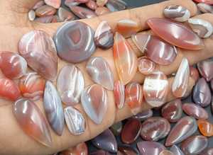 ขายส่งหินอาเกตบอตสวานาธรรมชาติทรงคาโบชองสีน้ำตาลผสมรูปทรงหลากหลายสำหรับทำเครื่องประดับ |   ผู้จัดจำหน่ายอัญมณีจากโรงงานโดยตรง - Product Image 2