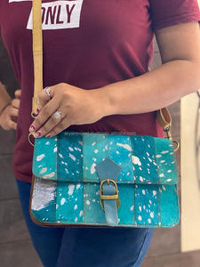 Nuevo diseño de pelo metálico en cuero reciclado Sling Bag Gypsy Real cuero genuino Vintage hecho a mano estilo occidental monederos de vaquera - Product Image 2