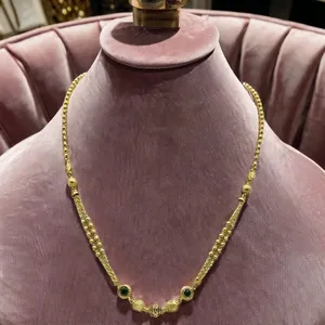 Elegante Collar Tradicional con Cuentas Doradas y Detalles de Piedras Verdes, Diseño de Doble Cadena para Mujer, Ideal para Fiestas y Bodas - Product Image 3