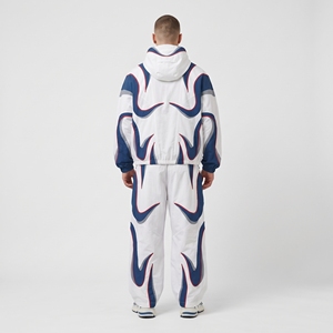 Ensemble de survêtement pour homme avec motif flamme blanche et bleue, comprenant un sweat à capuche zippé et un pantalon de jogging assorti - Product Image 3