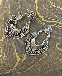 Pendientes de Plata 925 Vintage (16.9 Gramos) con Forma de Corazón, Diseño de Aro Colgante para Bodas, Fiestas y Eventos - Product Image 3