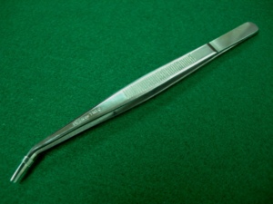 Pince à épiler multifonction à pointe dentelée courbée DK-940-1, adaptée à la maison, aux loisirs créatifs et au bricolage - Product Image 1