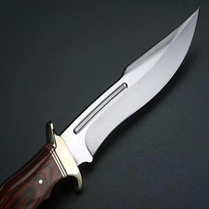 Couteau de chasse de poche en acier Damas forgé à la main sur mesure OEM avec manche en bois, qualité industrielle - Product Image 2