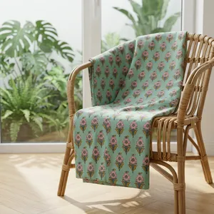 Tissu artisanal bio léger imprimé à la main par les artisans indiens, avec des blocs de bois et des couleurs naturelles, vente en gros - Product Image 1