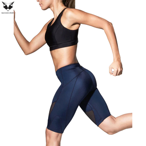 Shorts de compression pour femmes, logo personnalisé, qualité supérieure, couleur bleu foncé, dernier modèle, pour gym, yoga et vélo. - Product Image 5