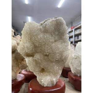 Pierre de cristal de calcite naturelle avec support en bois pour la décoration et la collection à domicile - Product Image 5