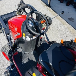 Tracteur à roues robuste Branson 2205H, 20 CV, diesel, 4 roues motrices, hydrostatique, chargeur compact, utilisation agricole, machine durable - Product Image 2