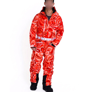 ชุดสกีโพลีเอสเตอร์กันลมแบบชิ้นเดียว พิมพ์ลายกราฟิกสีแดงสด ทนทานต่อสภาพอากาศ กันน้ำ บริการ OEM ODM จากซัพพลายเออร์คุณภาพดีรุ่นใหม่ล่าสุด - Product Image 1