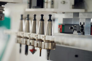 Routeur CNC économique pour le travail du bois, avec nesting et ATC, modèles 1530, 2040, 1328, 1325, pour la fabrication de meubles et de portes d'armoires, à vendre - Product Image 4