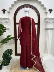 Conjunto de diseñador con top de georgette sintético con efecto espejo y trabajo manual, pantalón palazzo y dupatta de georgette sintética, completamente cosido y listo para usar. - Product Image 5