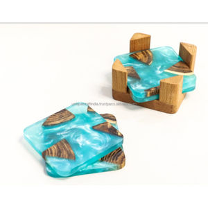Posavasos modernos de madera con borde de resina, artículos artísticos hechos a mano, decoración de mesa rústica elegante, accesorios de madera de resina con estilo - Product Image 3