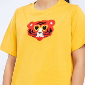 Camiseta de Cuello Alto Amarilla para Mujer, Jersey con Estampado de Personajes Bordados, Corte Regular, Transpirable, Largo Medio, Informal, Primavera Verano - Product Image 6