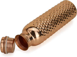 Bouteille d'eau ayurvédique en cuivre Verres en métal écologiques avec couvercle en bambou et verrerie jetable en paille - Product Image 3