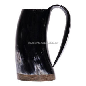 Tazas de cuerno para beber a precio de fábrica con grabado en tamaños grandes adecuadas para suministros de juegos Vikingos de India Horn Tankard - Product Image 1