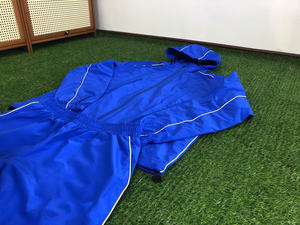 Ensemble coupe-vent en nylon pour homme de haute qualité, conception OEM, logo personnalisé imprimé à l'écran, veste et pantalon avec doublure en mesh, survêtements personnalisés - Product Image 2