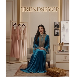 Caftán de terciopelo verde azulado de lujo, adornado a mano con bordado Zardosi dorado, estilo vintage, largo hasta el suelo, corte en A, ropa de noche elegante y recatada. - Product Image 5