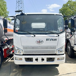 Mini petit camion de service de <span class=keywords><strong>vidange</strong></span> d'huile de voiture mobile camions de pétrole en vrac de haute qualité diesel gaso pétrole brut <span class=keywords><strong>moins</strong></span> cher - Product Image 2