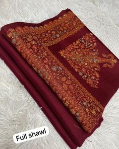 ผ้าคลุมไหล่แคชเมียร์ลายดอกไม้สำหรับผู้หญิง สีแดง สำหรับฤดูหนาว ทนทาน ใช้ได้ทุกวัน - Product Image 6