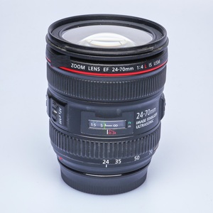 Lente con Zoom EF 24-70/4 L USM de Última Generación para Profesionales - Product Image 1