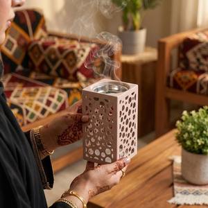 Quemador de incienso moderno de metal hueco, Mabkhara cuadrada alta, soporte de incienso árabe de lujo, decoración geométrica de escritorio y regalo de Ramadán - Product Image 3