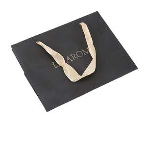 Bolsas de Papel Resistentes con Impresión Personalizada para Tiendas de Ropa y Boutiques - Product Image 6