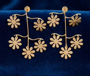 Boucles d'oreilles minimalistes en laiton à prix abordable, boucles d'oreilles géométriques tendance pour femmes, bijoux dorés, bijoux de mariée en vermeil - Product Image 1