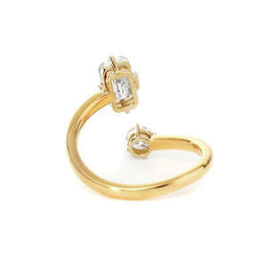 แหวนทองคำแท้ทรง Toi Et Moi ประดับเพชรทรง Emerald Cut ขนาด 1 กะรัตขึ้นไป ผลิตในห้องปฏิบัติการ ได้รับการรับรองจาก IGI - Product Image 2