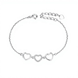 Bracelet en argent sterling 925 avec triple cœur en zircon cubique pour femmes, plaqué rhodium, certifié IGI, style classique, fait main, vente en gros - Product Image 1