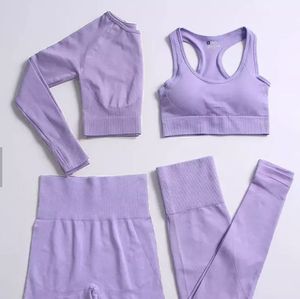 Ensemble de yoga noir 4 pièces : Crop top, short, leggings, soutien-gorge de sport sans couture, taille haute, dos nageur, séchage rapide, respirant, en Spandex et Polyester - Product Image 2