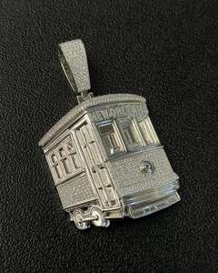 Pendentif Chaîne Bus Personnalisé en Argent S925 et Moissanite VVS 3D, Bijoux Hip Hop Glacés pour Hommes et Femmes - Certifié GRA, Passe le Testeur de Diamants - Product Image 5