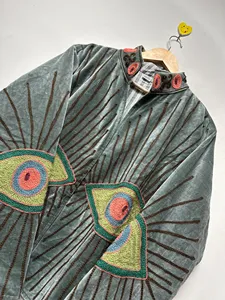 Chaqueta de terciopelo verde salvia de lujo con bordado de ojo turco multicolor, cuello alto, manga larga, ropa exterior de otoño para mujer - Product Image 4