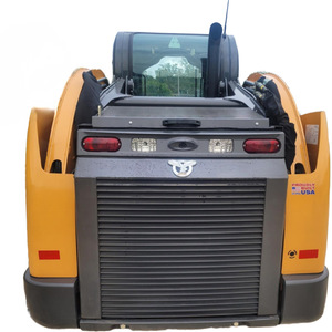 Minicargadora de orugas TV450B limpia y bien mantenida con cabina Deluxe, control de conducción y transmisión de dos velocidades, 80 pulgadas, uso general - Product Image 1