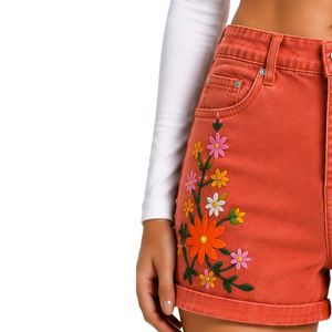 Shorts en jean taille haute pour femme avec broderie florale colorée, décontractés, pour l'été, personnalisables OEM ODM, vêtements de mode - Product Image 3