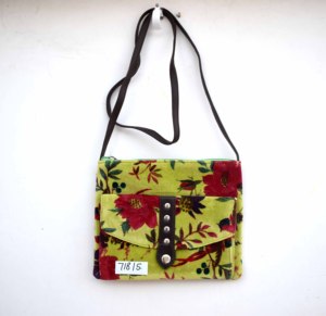 Bolso Ecológico de Terciopelo con Estampado Animal para Niñas, con Cierre de Solapa, Correa de Hombro Suave, Reutilizable y de Estilo Bohemio para Uso Diario Informal - Product Image 1
