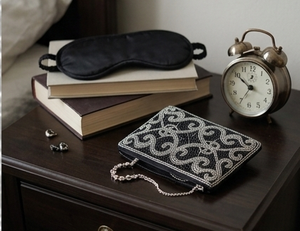 Monedero con Cuentas, Vintage, Hecho a Mano, con Cierre de Cremallera, Mini, Unisex, Patrón Negro y Plateado - Product Image 4
