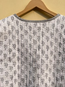 Indian Handmade 100% Cotton Eco-Friendly Quilted Anti-Wrinkle Breathable Quick Dry Front Pocket <b>Covered</b> <b>Button</b> Winter Regular - Product Image 3