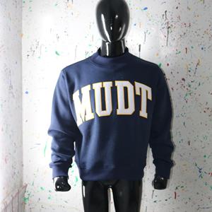 Sweat-shirt à col montant MUDT bleu marine 100% coton avec broderie appliquée blanche, col large, info.clushsports - Product Image 3