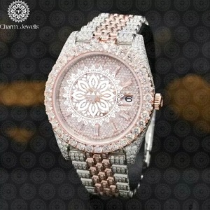 Montre de luxe en moissanite et diamant, résistante aux rayures, en acier inoxydable, pour un style quotidien, en vente par l'exportateur indien - Product Image 4